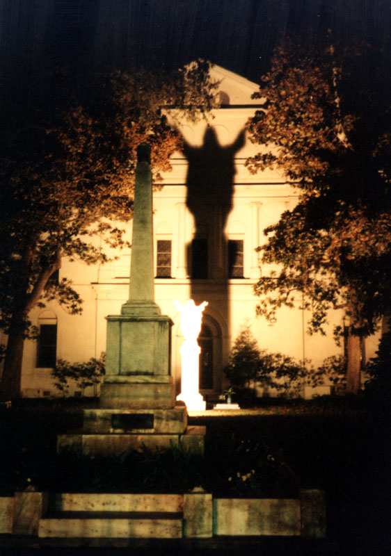statue-shadow